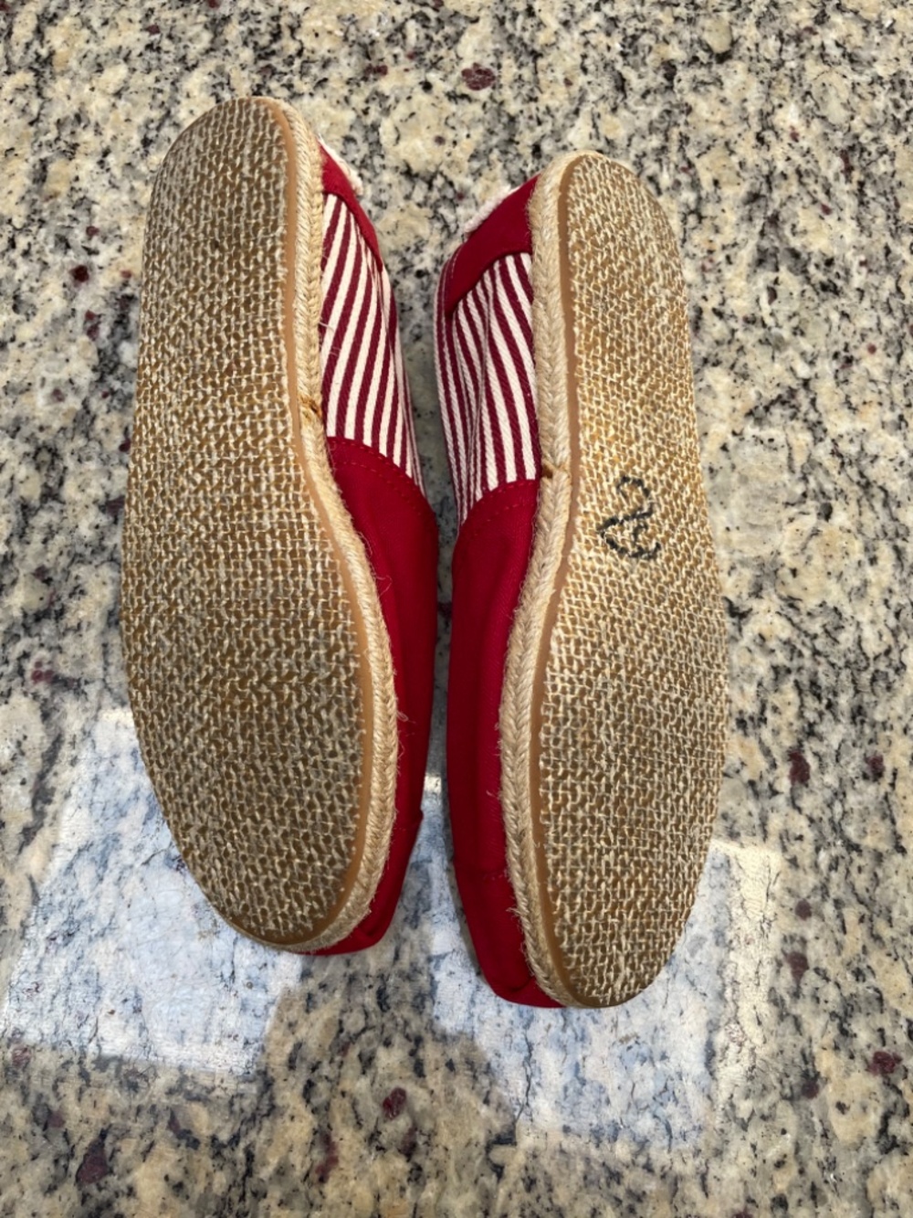 Tom's Classic Red Slip on Shoes 8.5 - Picture 4 of 5